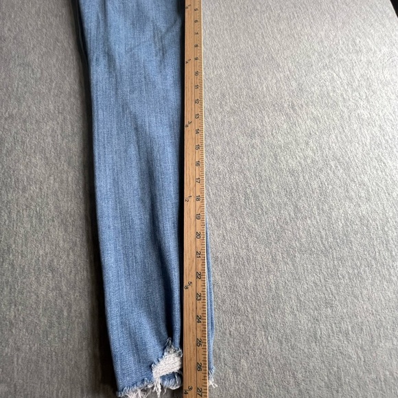 Levi’s Blue Skinny Jeans with Distressed Details high rise 30/26 - Picture 6 of 6